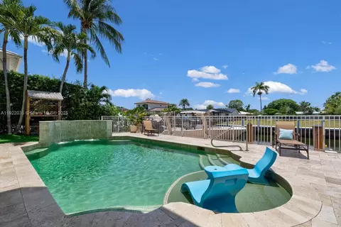 Exterior - 4241 NE 23 Ter, Lighthouse Point, FL 33064 photo 3 of 4
