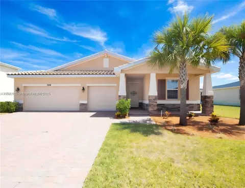 7599 NW Deysbrook Ln, Port Saint Lucie, FL 34987