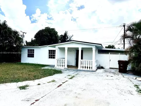 712 Hialeah Dr, Hialeah, FL 33010