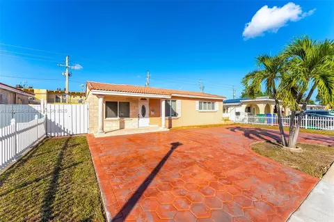 6841 SW 1st St, Miami, FL 33144