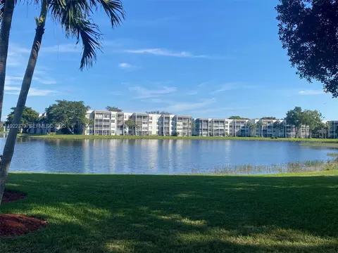 9420 Poinciana Pl #214, Davie, FL 33324