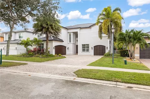 5028 SW 195th Ter, Miramar, FL 33029
