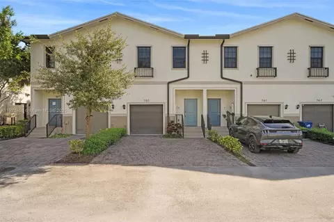 757 SW 11th St, Florida City, FL 33034