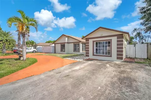 19541 NW 57th Ct, Hialeah, FL 33015