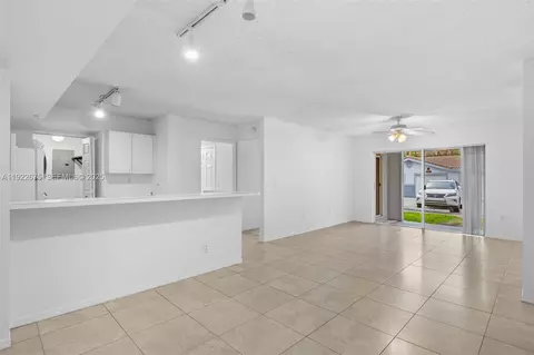 2600 S University Dr #107, Davie, FL 33328