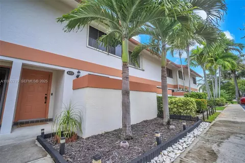 4429 SW 70th Ter, Davie, FL 33314