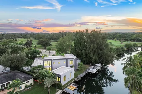 1009 NE 104th St, Miami Shores, FL 33138