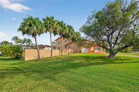 6611 SW 99th Ave, Miami, FL 33173