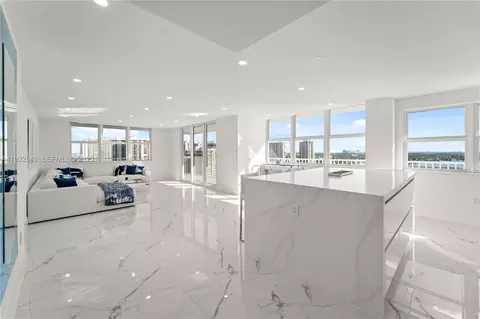 2801 NE 183rd St #2116W, Aventura, FL 33160
