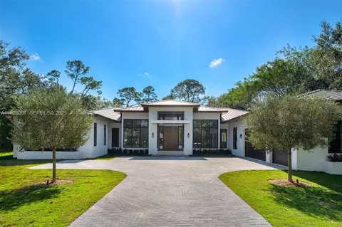 6840 SW 92nd St, Pinecrest, FL 33156