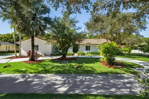 13502 SW 57th Ct, Pinecrest, FL 33156
