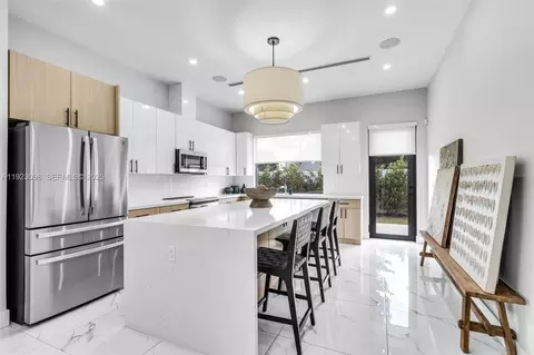 Kitchen - 2260 E 9th Ave, Hialeah, FL 33013 photo 1 of 3
