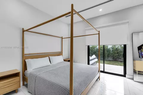 Bedroom - 2260 E 9th Ave, Hialeah, FL 33013 photo 1 of 6