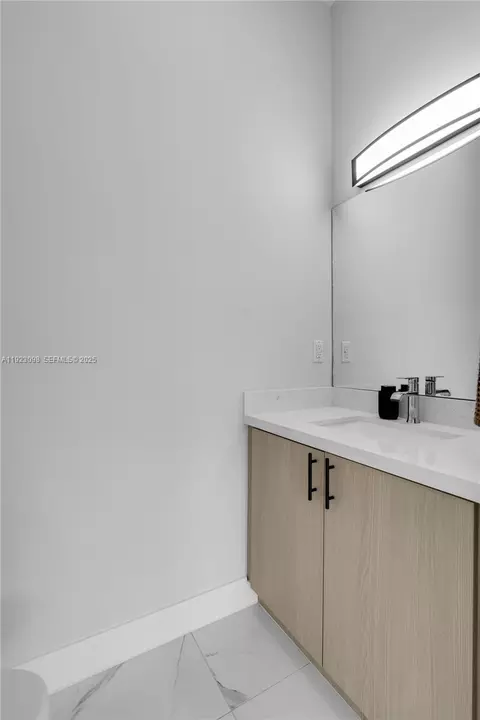 Bath - 2260 E 9th Ave, Hialeah, FL 33013 photo 1 of 3
