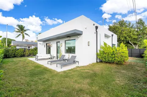 Exterior - 2260 E 9th Ave, Hialeah, FL 33013 photo 7 of 7