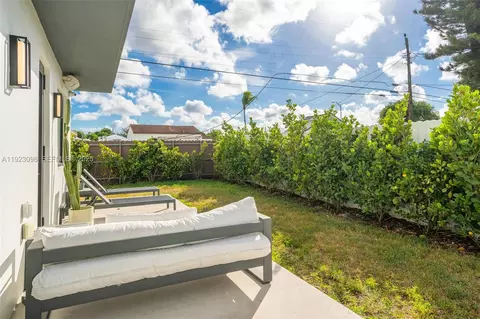 Exterior - 2260 E 9th Ave, Hialeah, FL 33013 photo 5 of 7