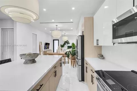 Kitchen - 2260 E 9th Ave, Hialeah, FL 33013 photo 2 of 3