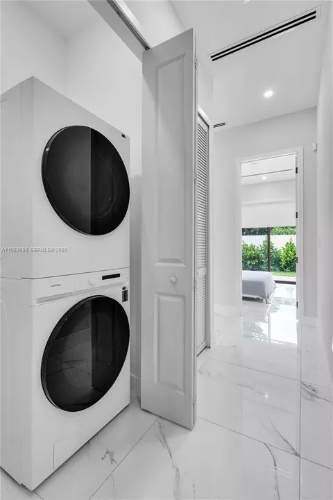 Other - 2260 E 9th Ave, Hialeah, FL 33013 photo 8 of 9