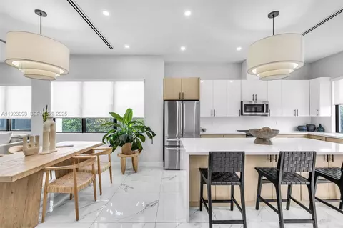 Kitchen - 2260 E 9th Ave, Hialeah, FL 33013 photo 3 of 3
