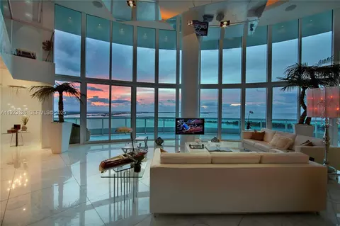 1643 Brickell Ave #2902, Miami, FL 33129