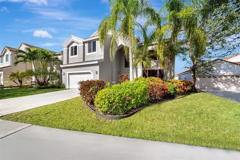 322 Lake Crest Ct, Weston, FL 33326