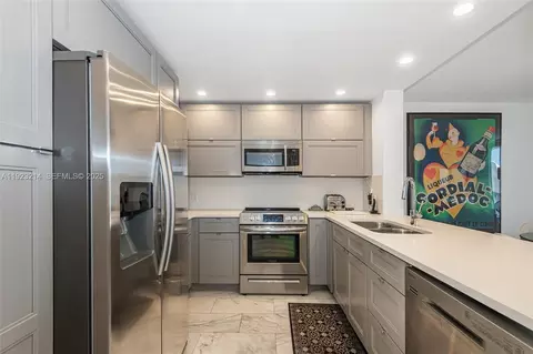 401 NE 14th Ave #705, Hallandale Beach, FL 33009