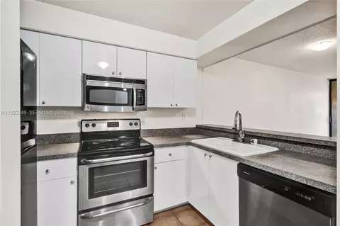 15555 N Miami Lakeway N #207, Miami Lakes, FL 33014