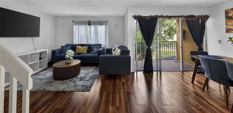6205 Kendale Lakes Cir #279, Miami, FL 33183