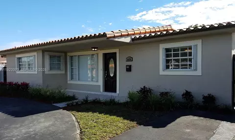8090 W 18th Lane Rd, Hialeah, FL 33014 photo 1