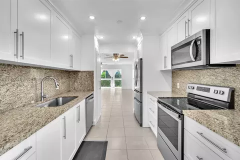 701 SW 142nd Ave #414S, Pembroke Pines, FL 33027