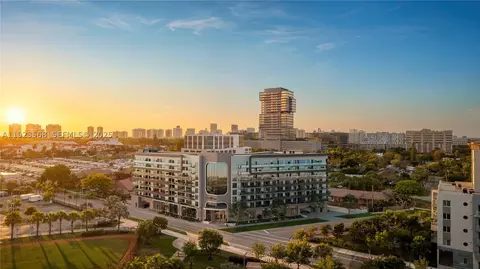 218 SE 7th St #517, Hallandale Beach, FL 33009