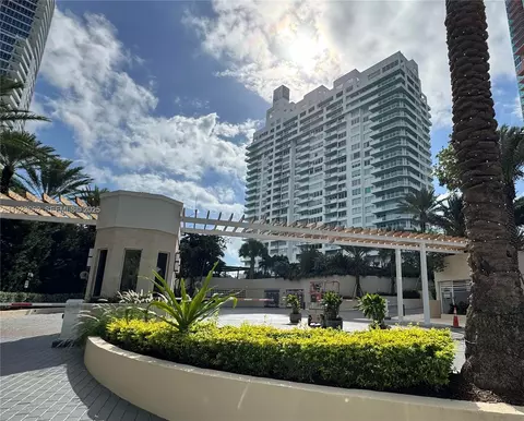 400 S Pointe Dr #1610, Miami Beach, FL 33139