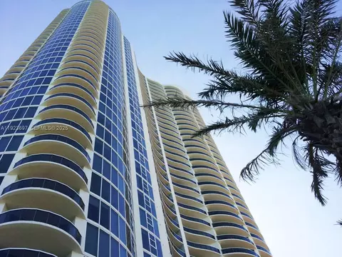 17201 Collins Ave #1009, Sunny Isles Beach, FL 33160