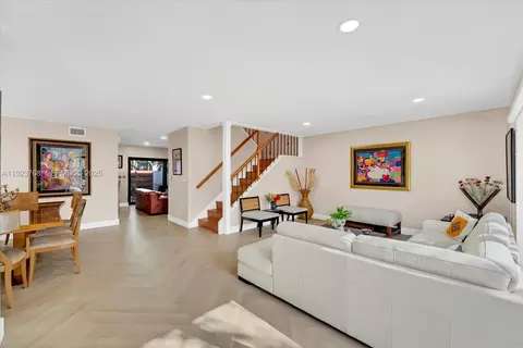 3013 Willow Ln #260, Hollywood, FL 33021