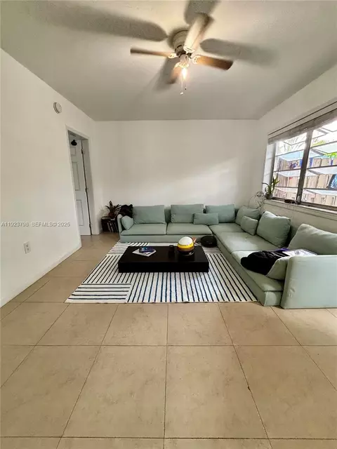 325 Fernwood Rd #5, Key Biscayne, FL 33149