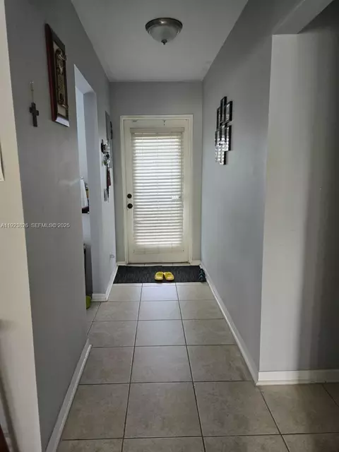 7837 Golf Cir Dr #310, Margate, FL 33063