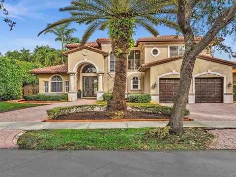 8123 NW 161st Ter, Miami Lakes, FL 33016