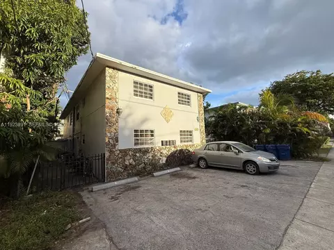 219 NW 10th Ave, Miami, FL 33128