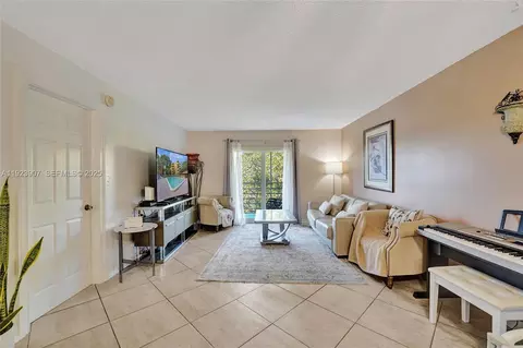 4111 Stirling Rd #502, Davie, FL 33314