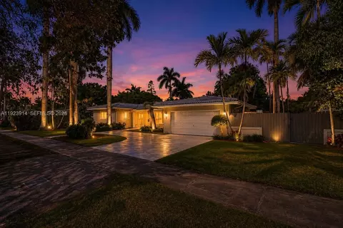 461 NE 115th St, Miami, FL 33161