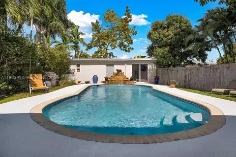 461 NE 115th St, Miami, FL 33161