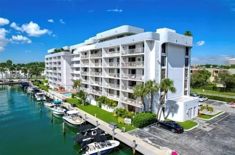 1650 NE 115th St #405, Miami, FL 33181