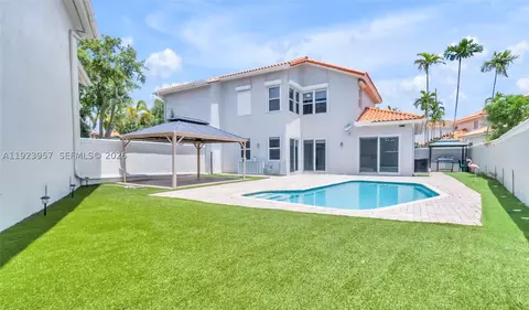 1547 Mariner Way, Hollywood, FL 33019