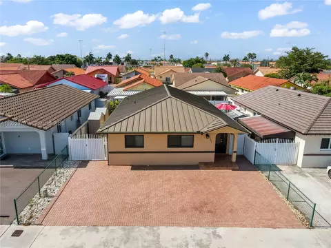 2549 W 72nd Pl, Hialeah, FL 33016