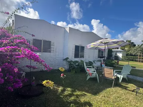 1828 Plunkett St, Hollywood, FL 33020