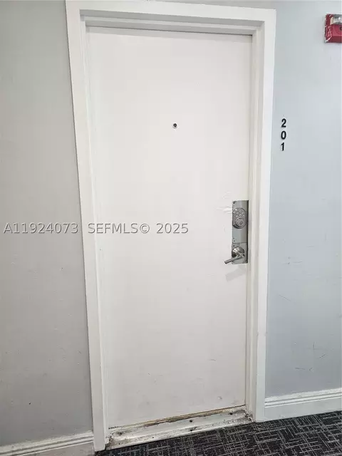 750 Collins Ave #201, Miami Beach, FL 33139