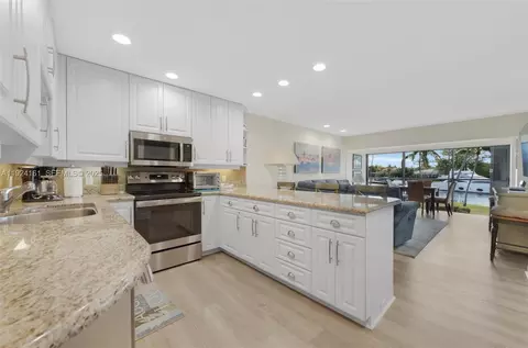 18 Anchor Dr #B, Key Largo, FL 33037