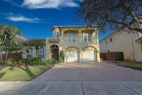 6853 NW 113th Pl, Doral, FL 33178