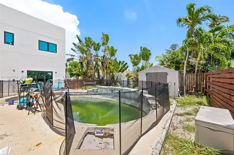 5900 NE 21st Ln, Fort Lauderdale, FL 33308