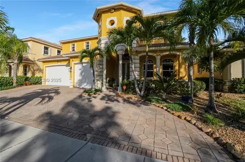20615 SW 89th Ave, Cutler Bay, FL 33189
